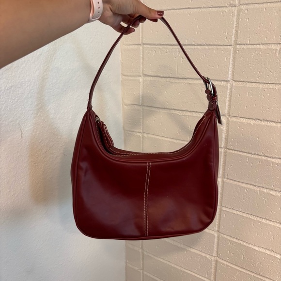 Covington red shoulder bag - Picture 3 of 11